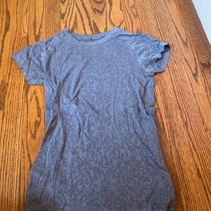 Gray lululemon tshirt size 4